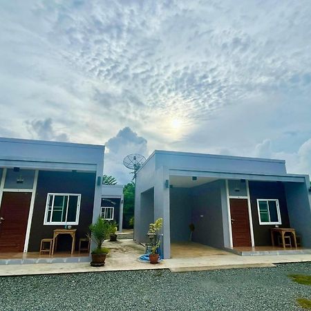 Villa แหลมงอบเฮาส์ Laemngob House Exterior foto